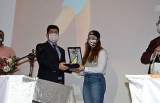 Dünya şampiyonu jimnastikçiye büyük ilgi