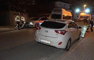 ’Dur’ ihtarına uymayan alkollü sürücü polisten...