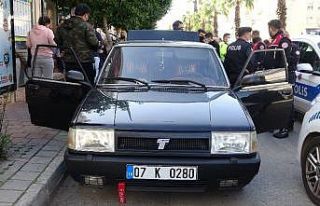 ’Dur’ ihtarına uymayıp polise ateş eden sürücü,...