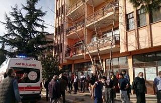 Düşerken çaptığı ağaç dalları çocuğu ölümden...