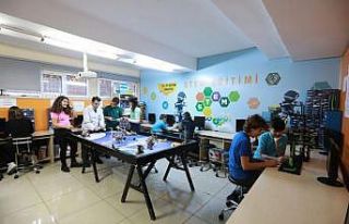 Duygu analizi ile dersleri eğlenceli hale getirmek...