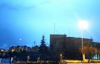 Edirne’de şimşekler geceyi aydınlattı