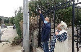 Elektrik kablosunu kesip götürdüler