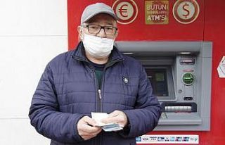 Emekli vatandaştan örnek davranış