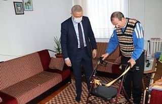 Engelli vatandaşa yürüteç