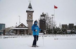 Erciyes Dağı’ndan şehir merkezine kayarak indi