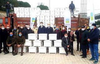 Erdekli arıcılara Büyükşehir’den kovan desteği