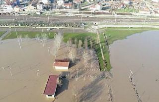 Ergene’de debi arttı: Tarım arazileri sular altında...