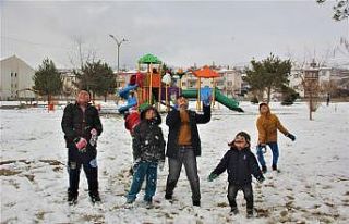Erzincan’da karın tadını çocuklar çıkardı