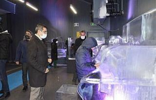 Erzurum Sevgi Evleri’nde kalan çocuklar buz müzesini...