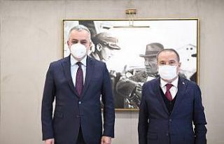 Esen ile Böcek bir araya geldi