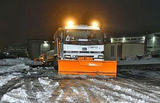 Esenyurt’ta kışla mücadele ekiplerinin çalışmaları...