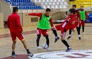 EsEs Bandırmaspor maçı hazırlıklarına kapalı...