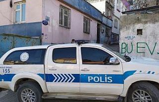 Eşi tarafından bıçaklanan kadın hayatını kaybetti