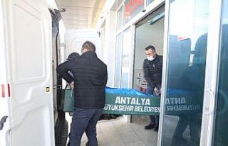 Eşini ve kendini öldüren doktorun cenazesini arkadaşları...