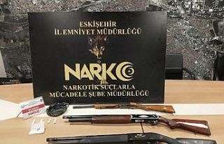 Eskişehir’de uyuşturucu operasyonunda 3 kişi...