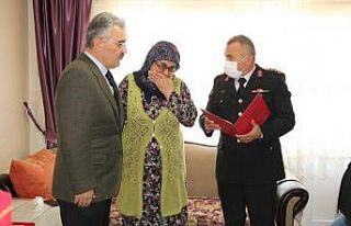 Eskişehirli Gara şehidinin Şehadet Belgesi annesine...