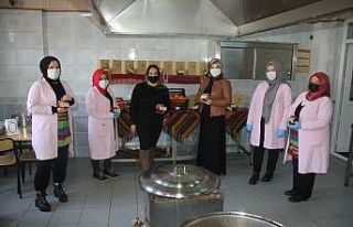 Ev hanımlarının ürettiği mandalina reçelleri...