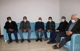 Evlat nöbetindeki aileler çocuklarını HDP’den...