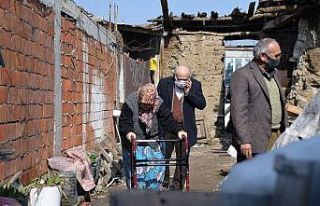 Evleri yanan aileye Altıeylül Belediyesi yardım...