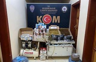 Evlerini sigara imalathanesine dönüştüren 2 kişi...
