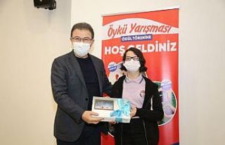 Eyüpsultan’da düzenlenen öykü yarışmasında...