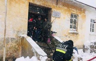 Ezine’de köy okulunda yangın