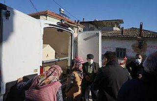 Feci kazada ölen anne, baba ve çocuklarının cenazesi...