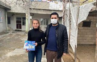 Fedakar öğretmenden alkışlanacak davranış