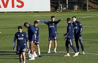 Fenerbahçe derbi hazırlıklarını sürdürdü