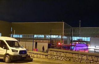 Forkliftin altında kalan işçi yaralandı