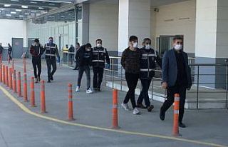 Gasp şüphelileri, ‘biz gasp etmedik onlar verdi’...