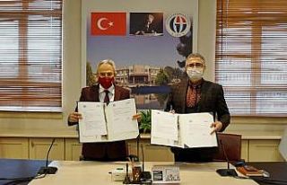 GAÜN’den Suriye’deki güvenli bölgelere eğitmen...