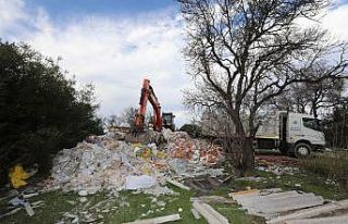 Gaziemir’de 2 günde 480 ton moloz toplandı