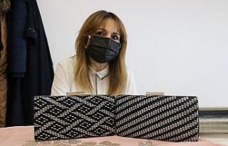 Geleneksel sanatla aile ekonomisine katkı sağlıyorlar