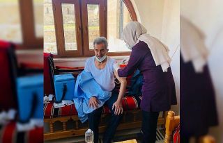 Gercüş’te 65 yaş ve üzerine korona aşısına...