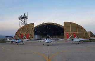 Göklerde 300 bin saat