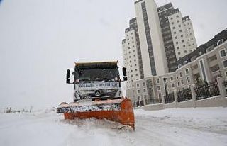 Gölbaşı Belediyesi karla mücadelede bin 500 ton...