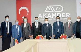 Güner: "Müteahhitler öncelikli mükelleflerimizdir"