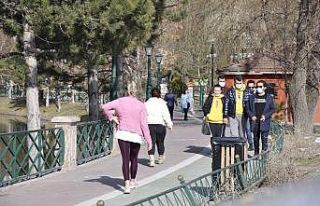 Güneşli hava sokağa çıkma kısıtlamasını unutturdu