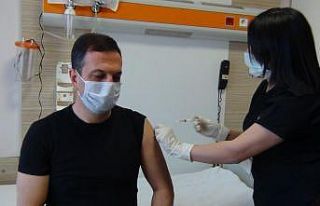 Gürçam: "Aşıdan sonra tedbirler esnetilmemeli"