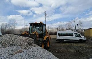 Gürpınar Belediyesi ilçeye yeni bir minibüs durağı...