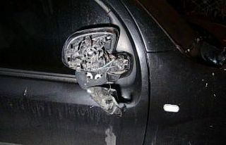 Gürültüyle dışarı çıktılar araçlarını...