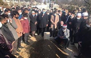 Hafız Abdullah Nazırlı defnedildi, kabri ziyaretçi...