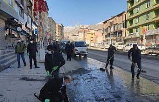 Hakkari’de kısıtlama sessizliğinde temizlik seferberliği