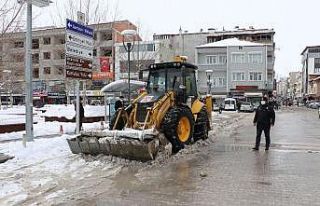Havza Belediyesi’nde 24 saat kar mesaisi