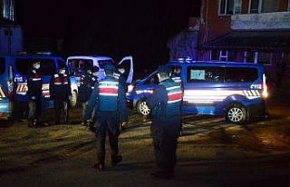 Hayvan koruma derneğinde horoz dövüştürürken...