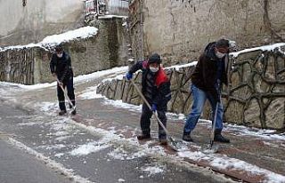 Hisarcık Belediyesi’nin temizlik ve kar mesaisi