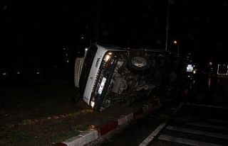 Hurdaya dönen kamyondan burnu bile kanamadan çıktı