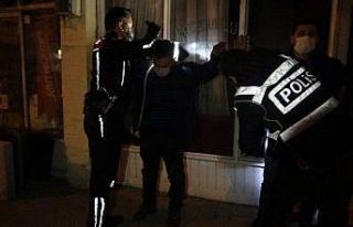 Huzur ve güven uygulamasında polisin dikkati uyuşturucuyu...